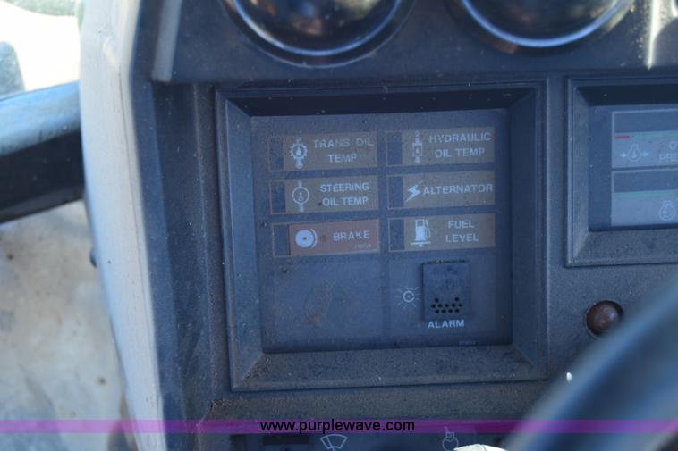 image for item K4457 1987 Caterpillar Challenger 65 tractor