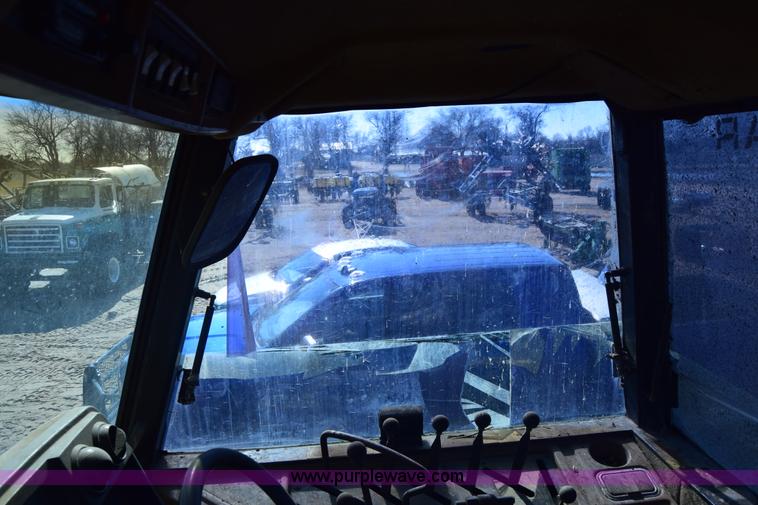 image for item K4457 1987 Caterpillar Challenger 65 tractor