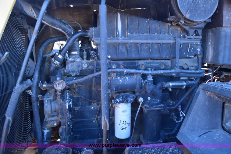 image for item K4457 1987 Caterpillar Challenger 65 tractor