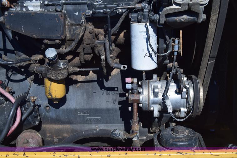 image for item K4457 1987 Caterpillar Challenger 65 tractor