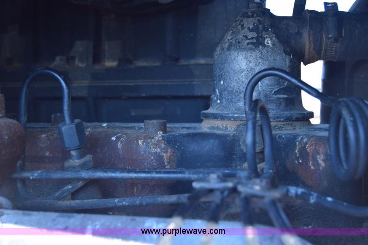 image for item K4457 1987 Caterpillar Challenger 65 tractor