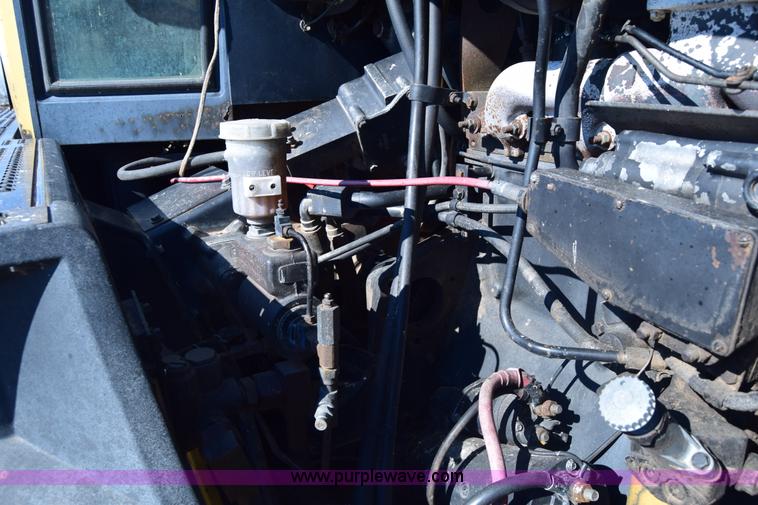 image for item K4457 1987 Caterpillar Challenger 65 tractor