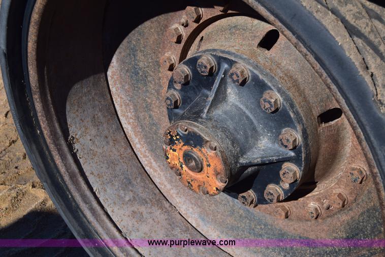 image for item K4457 1987 Caterpillar Challenger 65 tractor