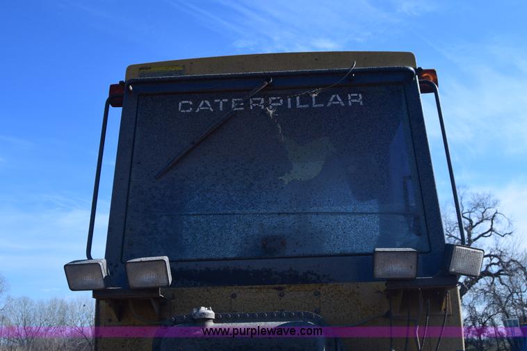 image for item K4457 1987 Caterpillar Challenger 65 tractor