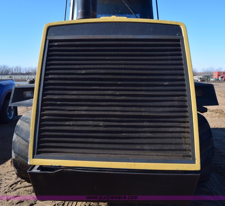 image for item K4457 1987 Caterpillar Challenger 65 tractor