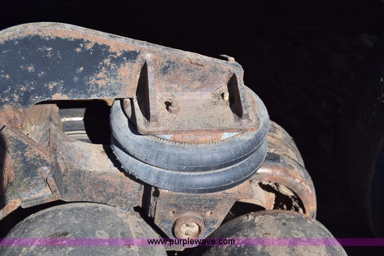 image for item K4457 1987 Caterpillar Challenger 65 tractor