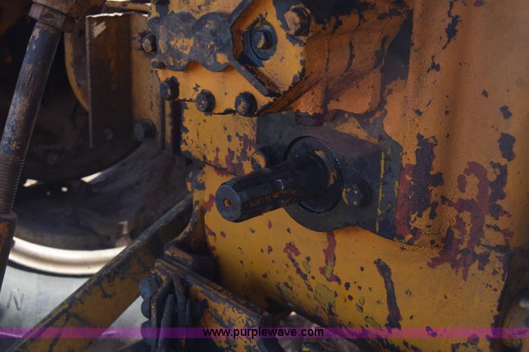 image for item L1012 Minneapolis Moline 445 tractor