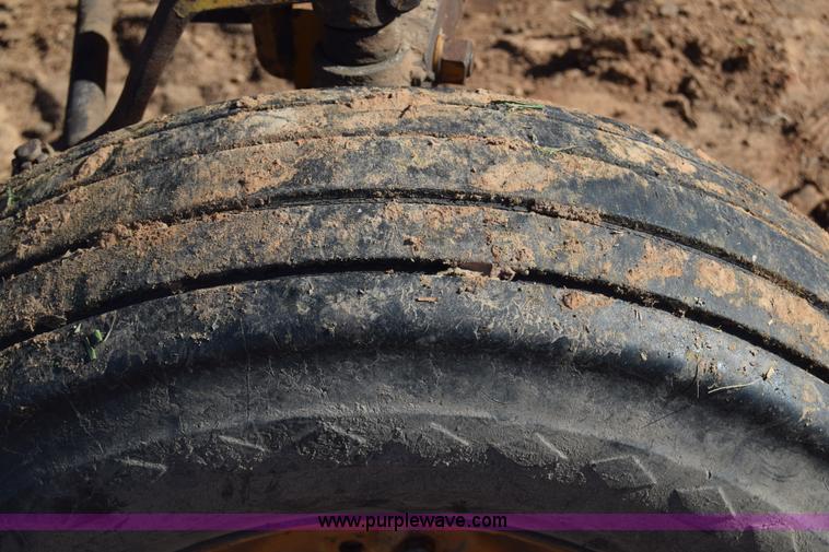 image for item L1012 Minneapolis Moline 445 tractor