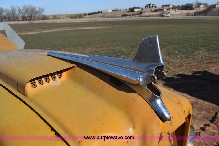 image for item L1012 Minneapolis Moline 445 tractor