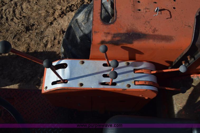 image for item L1013 Allis Chalmers 190 tractor