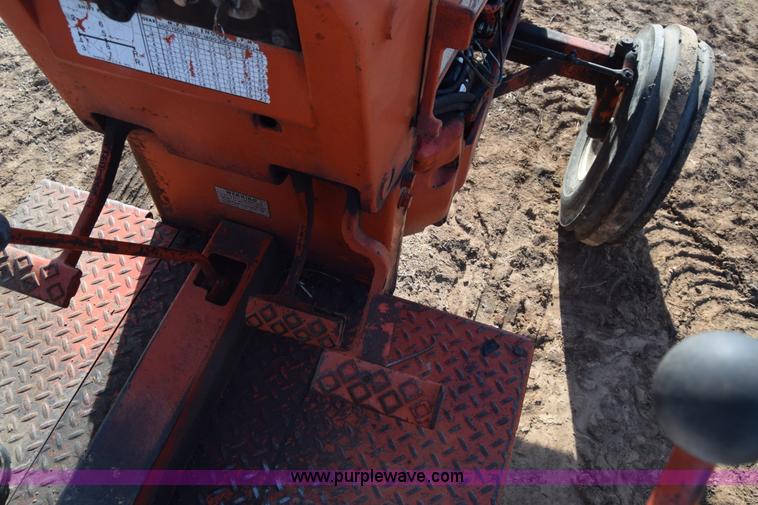 image for item L1013 Allis Chalmers 190 tractor