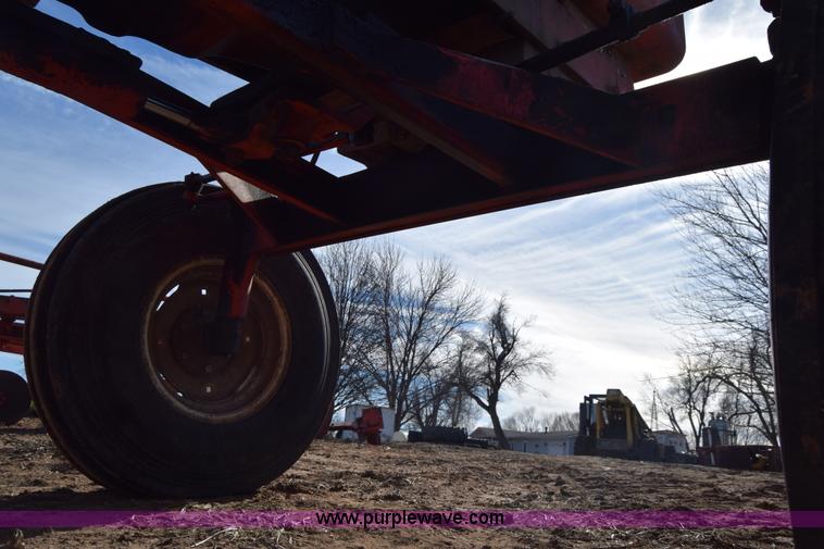image for item L1013 Allis Chalmers 190 tractor