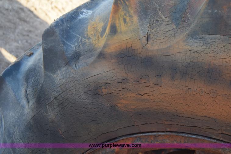 image for item L1013 Allis Chalmers 190 tractor