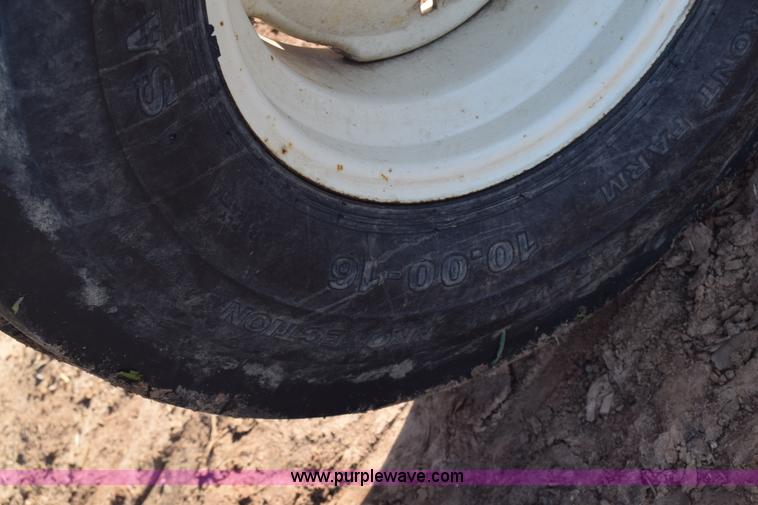 image for item L1013 Allis Chalmers 190 tractor