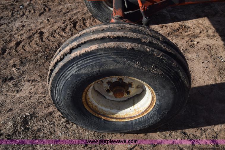 image for item L1013 Allis Chalmers 190 tractor