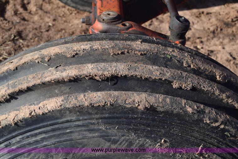 image for item L1013 Allis Chalmers 190 tractor