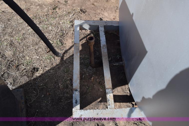 image for item L1021 Tank