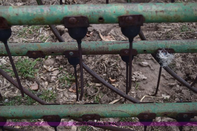 image for item L1025 John Deere 640 hay rake