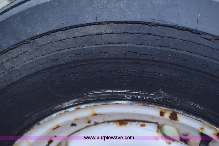 image for item L1025 John Deere 640 hay rake