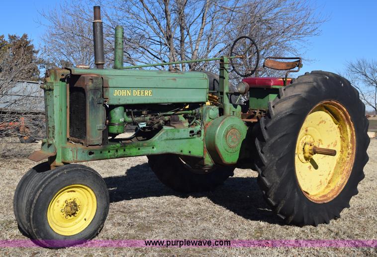image for item L1053 John Deere B tractor