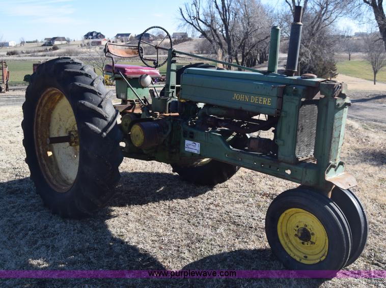 image for item L1053 John Deere B tractor