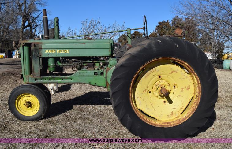 image for item L1053 John Deere B tractor