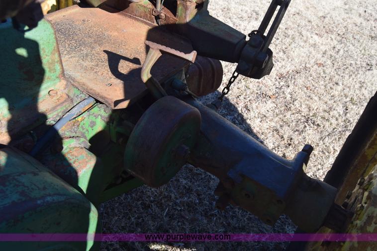 image for item L1053 John Deere B tractor