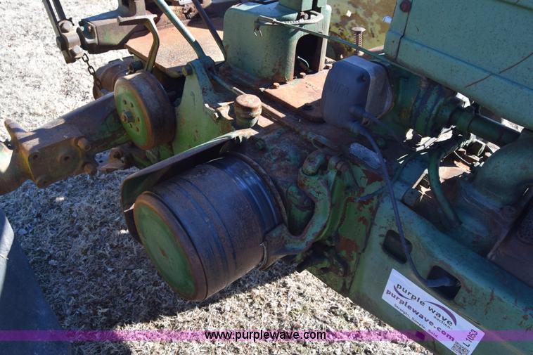 image for item L1053 John Deere B tractor