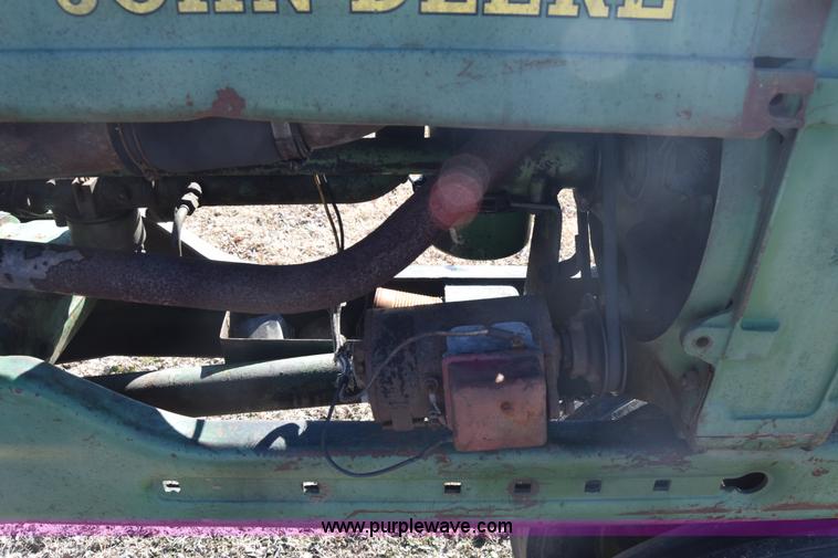 image for item L1053 John Deere B tractor