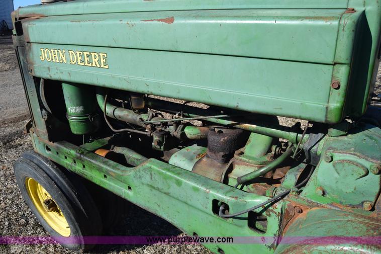 image for item L1053 John Deere B tractor