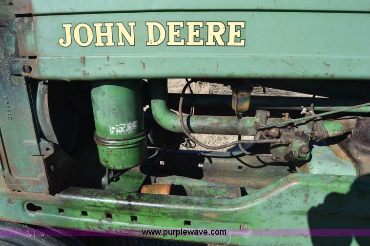 image for item L1053 John Deere B tractor
