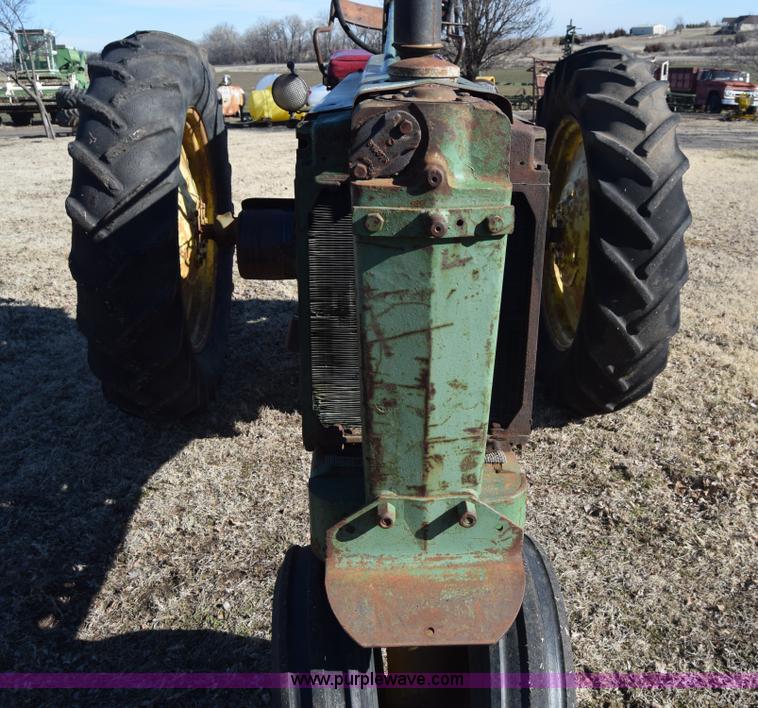 image for item L1053 John Deere B tractor