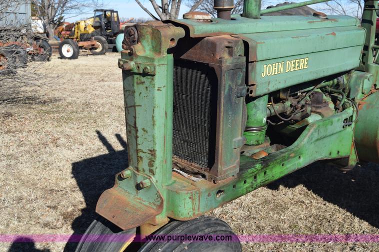image for item L1053 John Deere B tractor