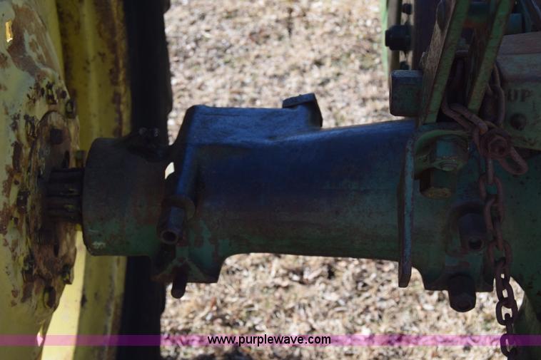 image for item L1053 John Deere B tractor