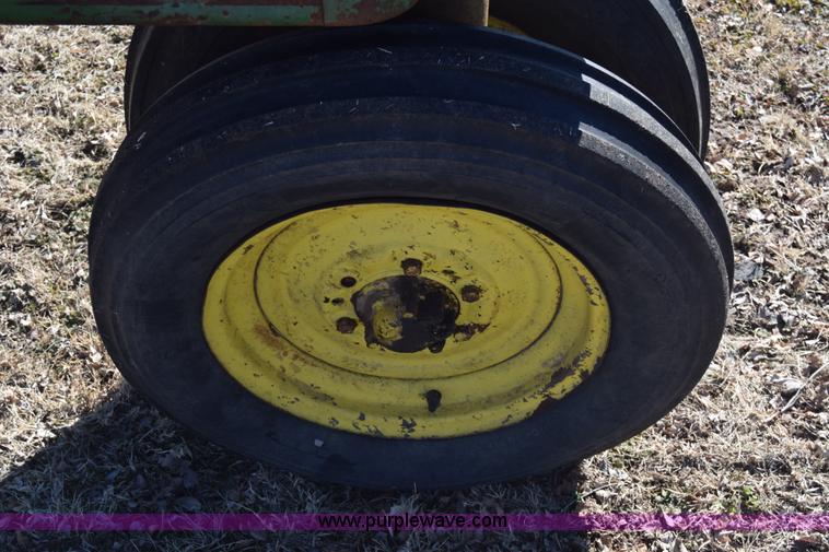 image for item L1053 John Deere B tractor