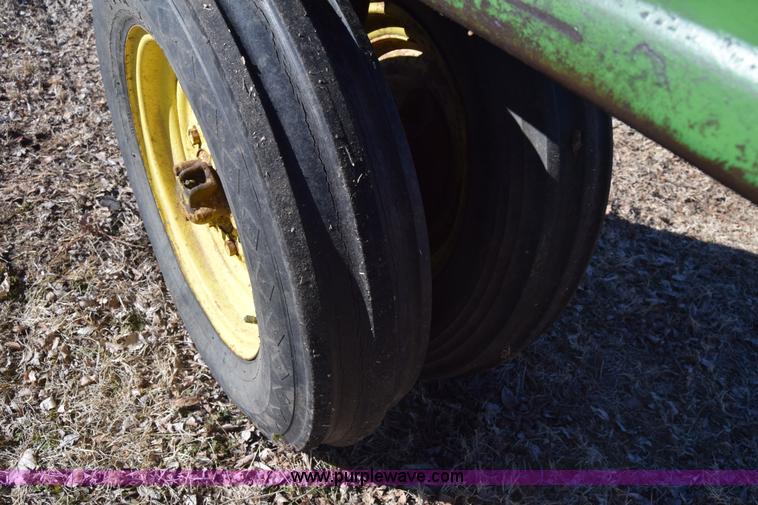 image for item L1053 John Deere B tractor