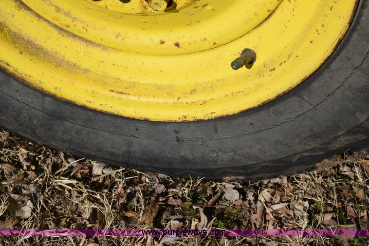 image for item L1053 John Deere B tractor