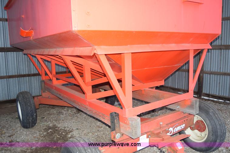 image for item L1085 Gravity wagon