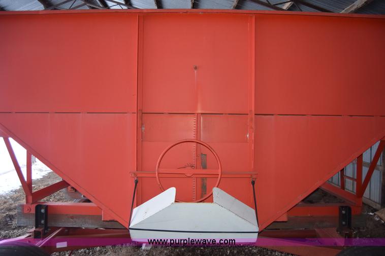 image for item L1085 Gravity wagon