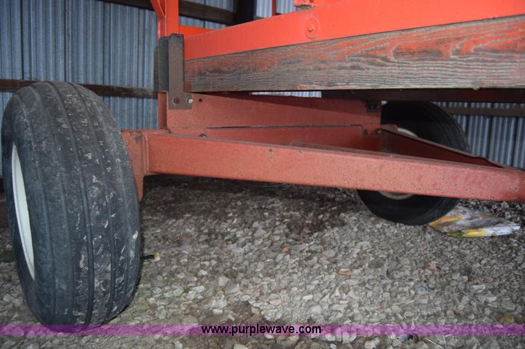 image for item L1085 Gravity wagon