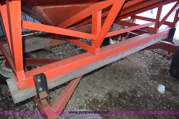 image for item L1085 Gravity wagon