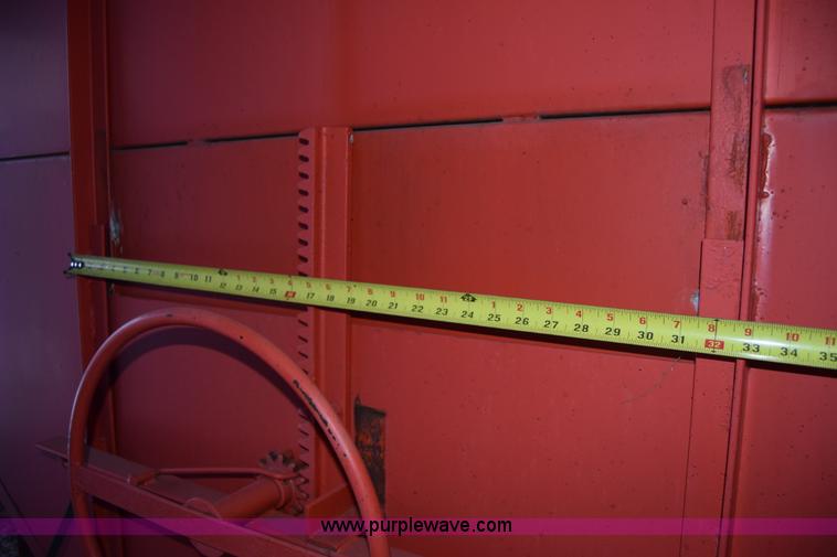 image for item L1085 Gravity wagon