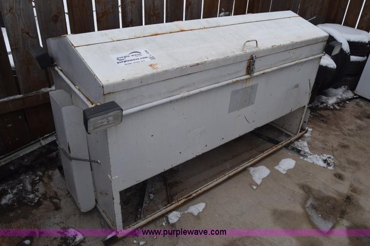 image for item L1096 Bar-Six cake feeder