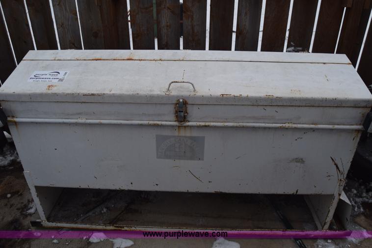 image for item L1096 Bar-Six cake feeder