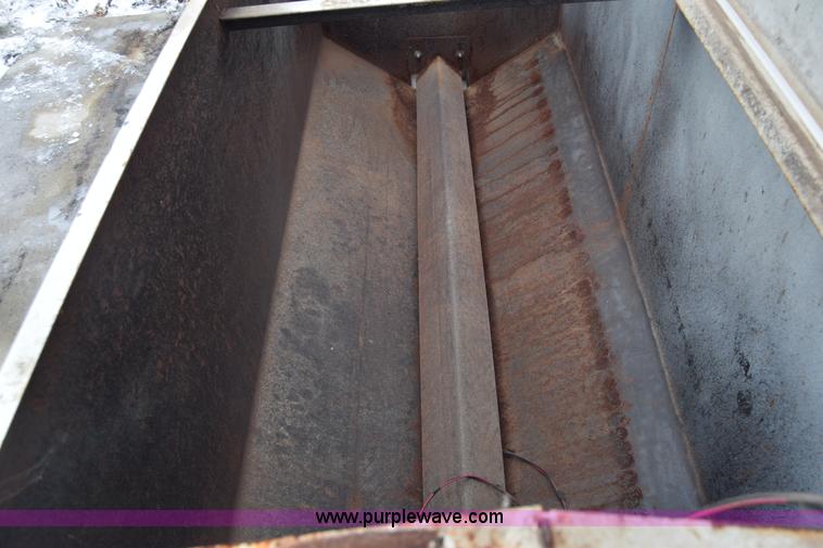 image for item L1096 Bar-Six cake feeder