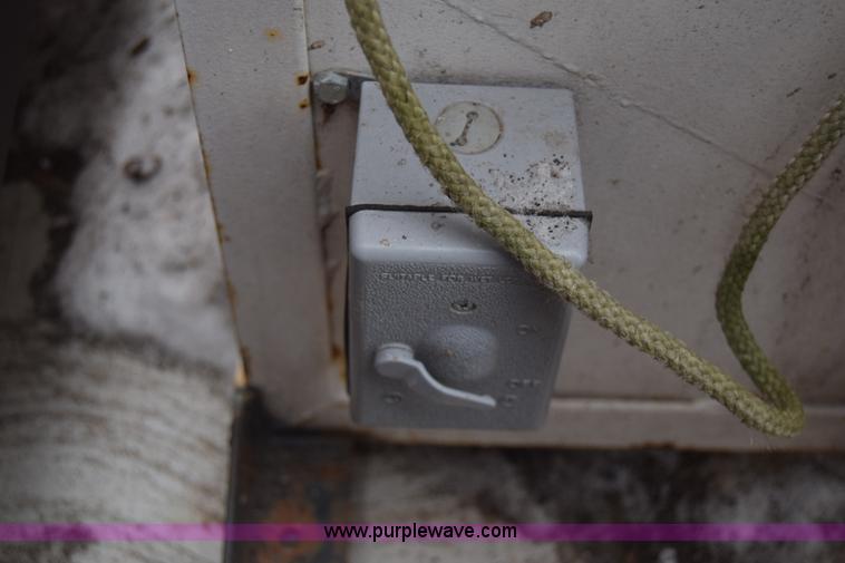 image for item L1096 Bar-Six cake feeder