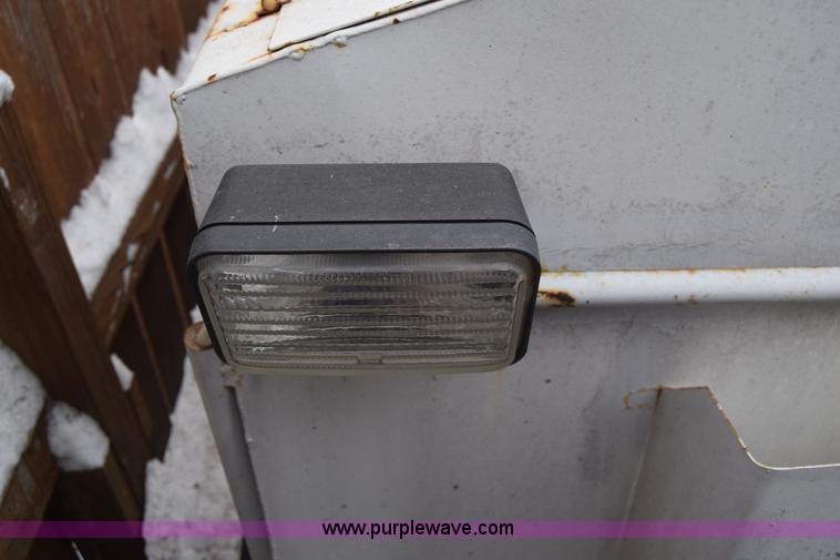 image for item L1096 Bar-Six cake feeder