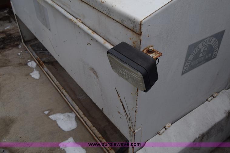 image for item L1096 Bar-Six cake feeder