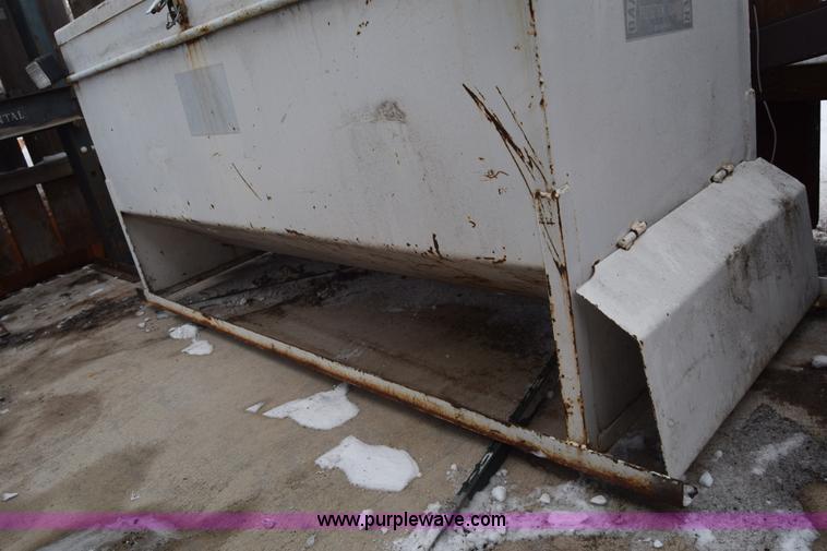 image for item L1096 Bar-Six cake feeder