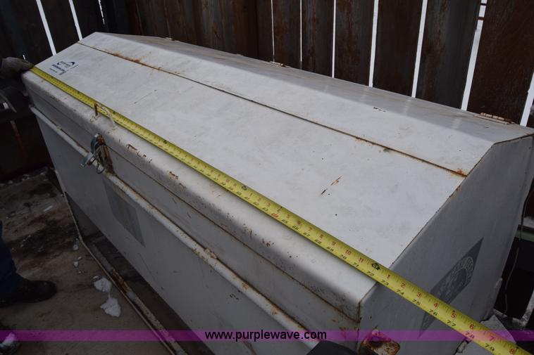 image for item L1096 Bar-Six cake feeder